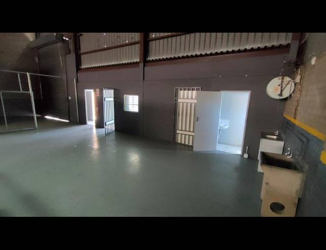 INDUSTRIAL PROPERTY TO RENT IN HALFWAY HOUSE